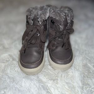 Grey toddler boots